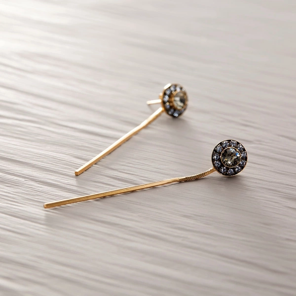 Długie kolczyki wiszące z kryształkami i patyczkiem. JESTEŚ