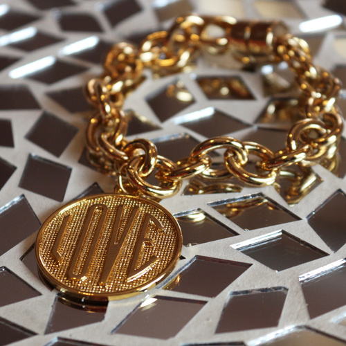 GRACIAS, MAMÁ. Pulsera con una moneda LOVE