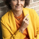 Wiszące kolczyki z głową lamparta i naturalną perłą. LAMPARTY Z PERŁĄ