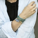 Bransoletka z turkusowego rzemyka z kryształami. TĘTNO TEL AWIWU