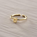 U - Ulka. Pierścionek z literką U