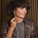 Naszyjnik z łańcuszka ozdobiony cyrkoniami. LEKKI