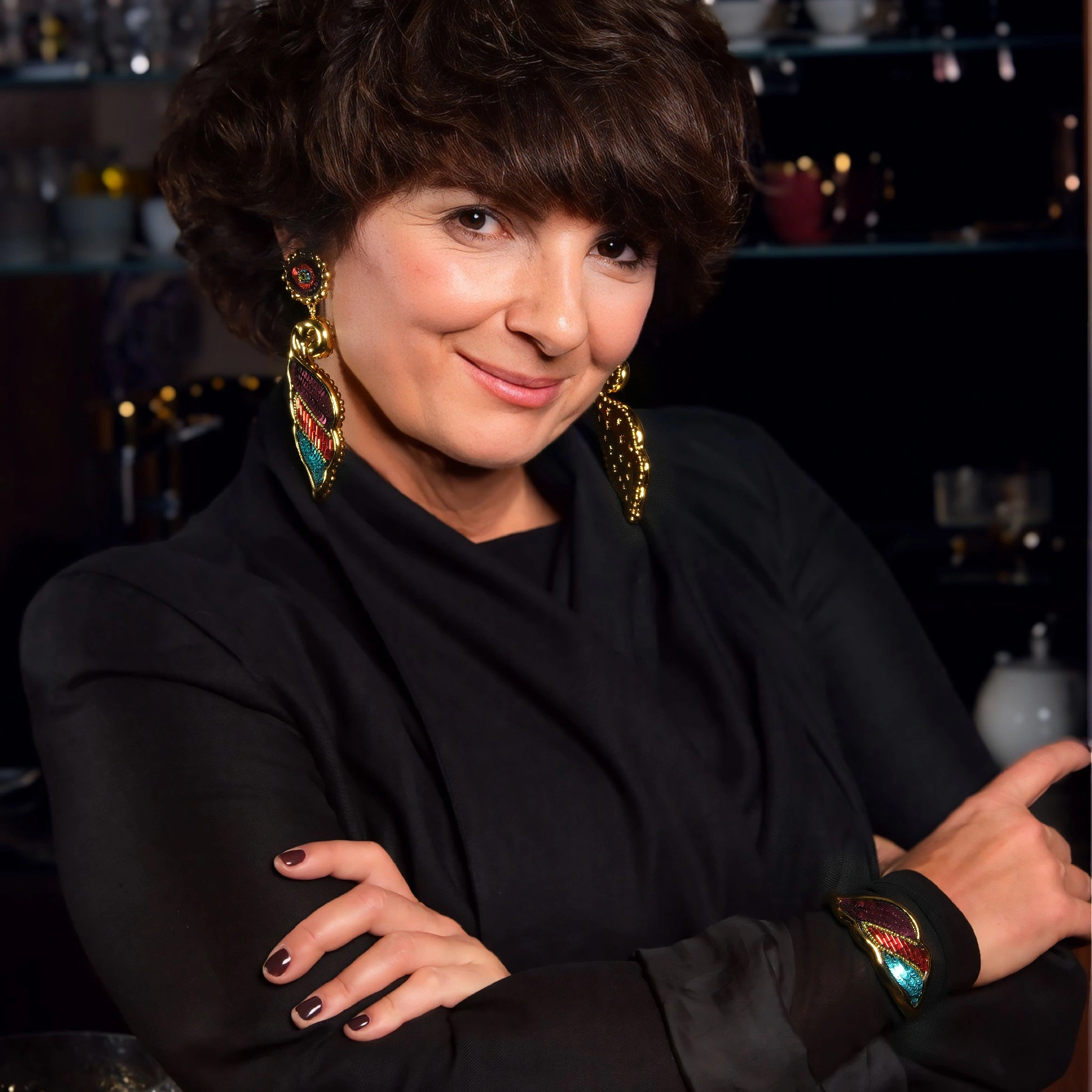 Złocone klipsy z rozetą i muszlą z cekinami i koralikami. OCEAN NAMIĘTNOŚCI