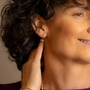 Wiszące złote kolczyki kostki do gry z kryształkami. TRZY OCZKA