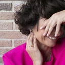 Krótki naszyjnik krawatka z zawieszkami łezkami. UNOSI MNIE