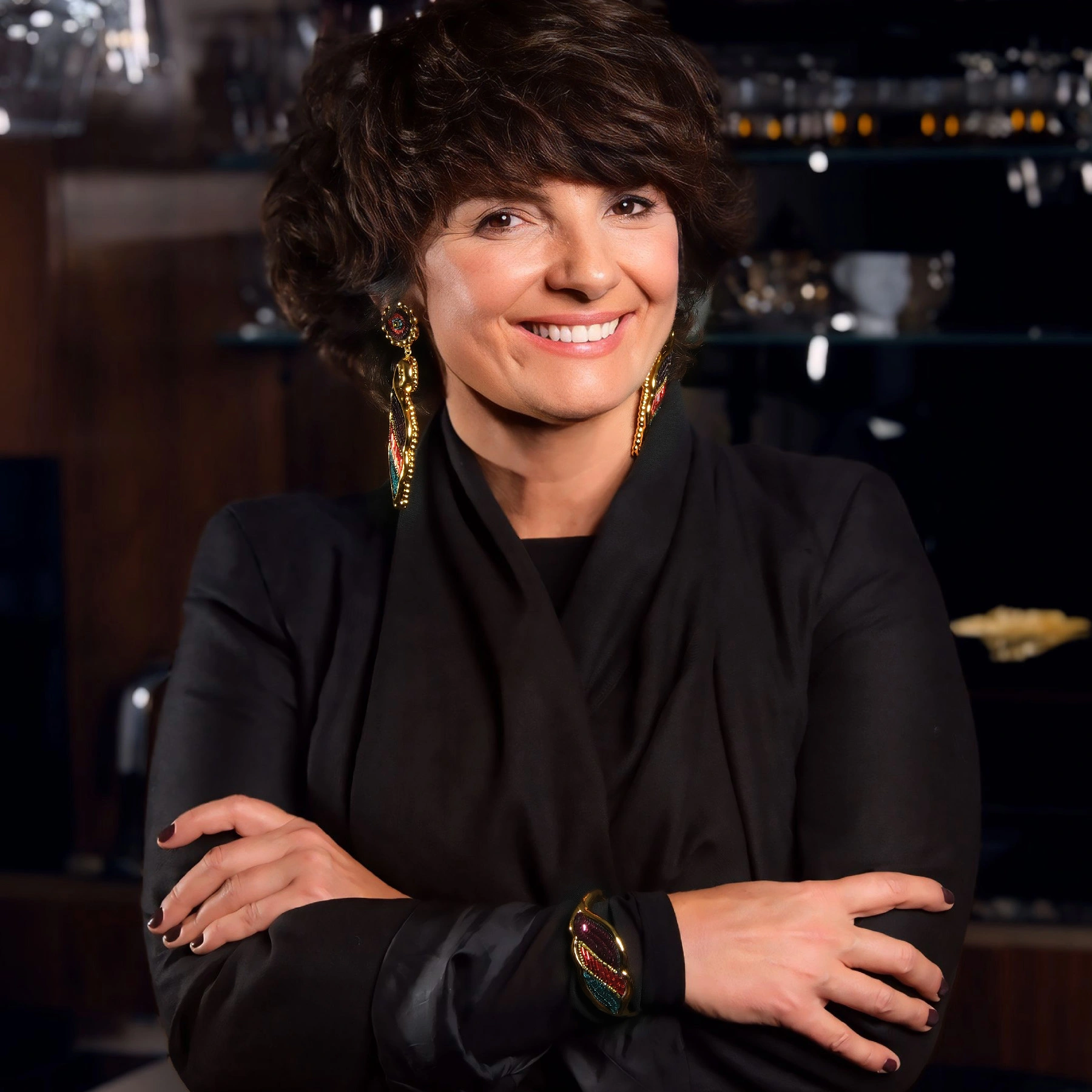 Bransoletka w złocie z motywem muszli z cekinami i koralikami. SYRENI ZEW