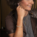 CÁLIDO - FRÍO. Pendientes debajo de la oreja