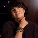 Małe złocone kolczyki z perłą i białymi kryształkami. CIEPŁY LÓD