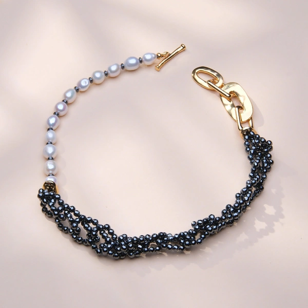 Krótki elegancki naszyjnik z pereł i hematytów. SA TUNA