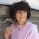 Pozłacany naszyjnik na łańcuszku z małymi krzyżami. PUNKOWY