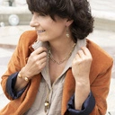 Długi pozłacany naszyjnik z zawieszką w formie palmy. PERŁY NA PALMIE