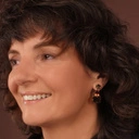 Pozłacane kolczyki z trzema kryształkami i koralikami. KASKADA BLASKU