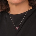 Posrebrzany naszyjnik z fioletowymi kryształami. SUBTELNY WDZIĘK