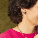 Małe kolczyki wkrętki kolibry w locie z szafirami. KOBIETA DELIKATNA