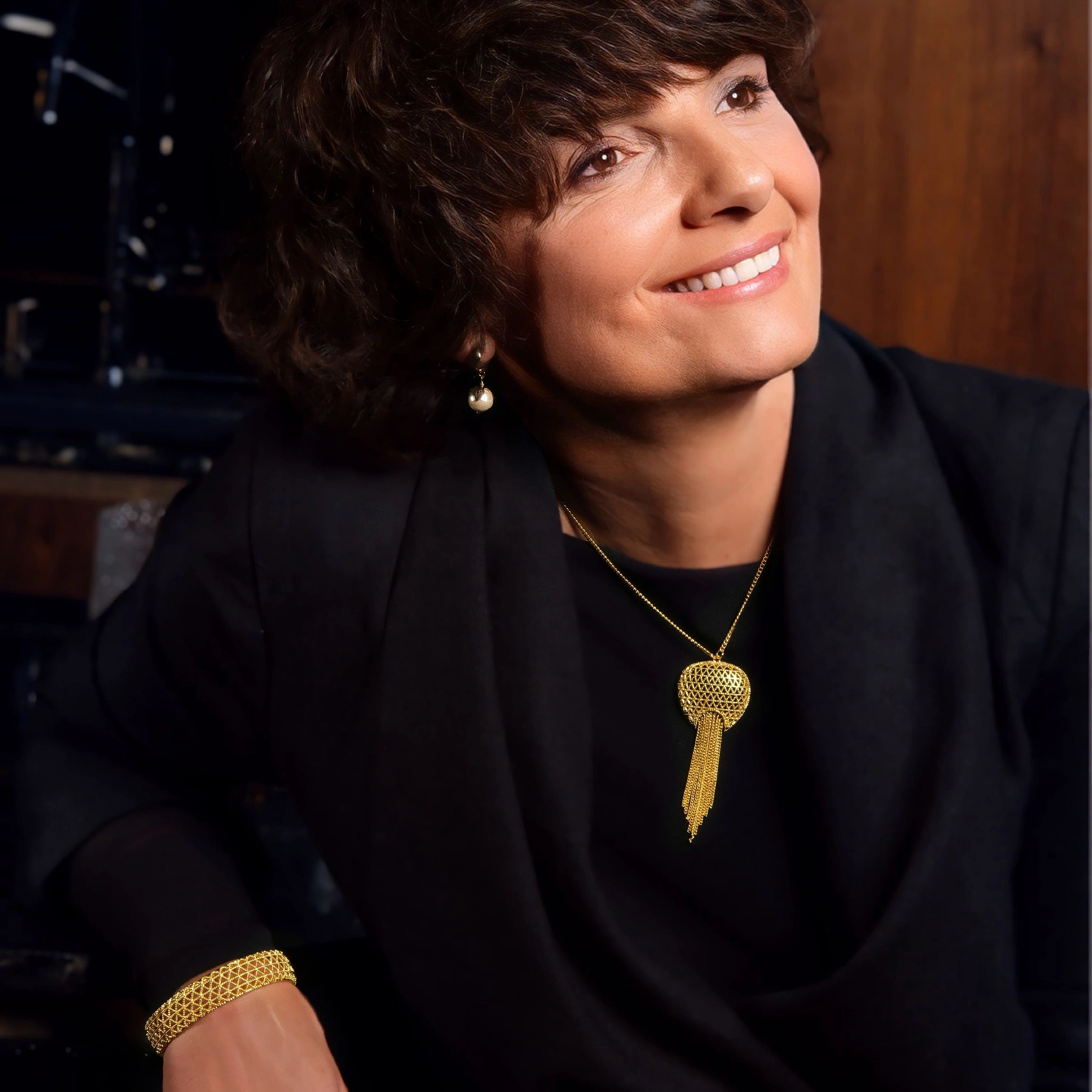 Złocony naszyjnik z ażurowym dekorem z łańcuszkami. BON AŻUR