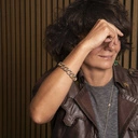 Naszyjnik z łańcuszka ozdobiony cyrkoniami. LEKKI