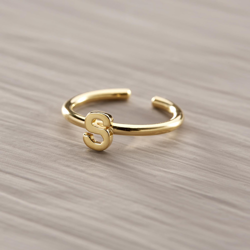 S - Sylwia. Pierścionek z literką S