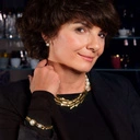 Złocony naszyjnik z pereł z teksturowanym dekorem. JEANNE