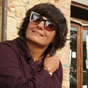 Naszyjnik z ciemnobrązowej ekoskóry z perłą hodowlaną. MGŁA NAD LASEM