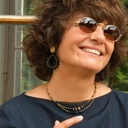 Pozłacane kolczyki z czarną zawieszką w kształcie kropli. CZAR NOIR