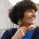 Duży złocony pierścionek z niebieskim kryształem. NIEBIESKIE OCZY