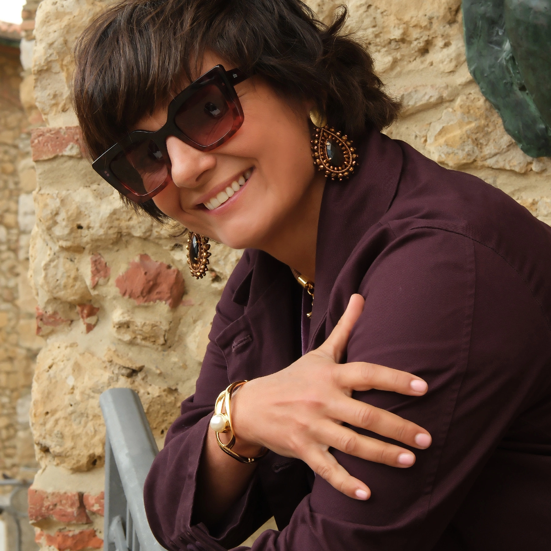 Złocone kolczyki w kształcie kroplli z brązowym kwarcem. LIKIER MIŁOŚCI