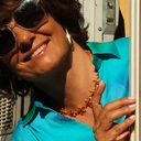 Duże pozłacane kolczyki w kształcie wydłużonych kropli. CHWILO TRWAJ