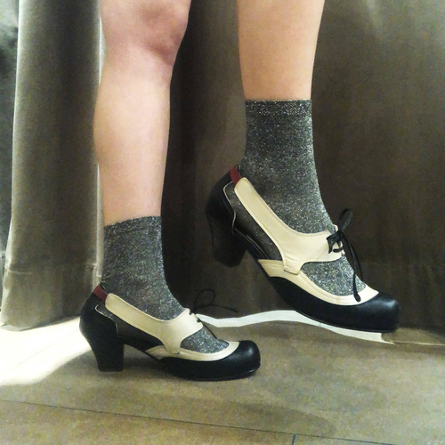 Chicago. Czółenka wiązane na niskim obcasie r. 38