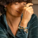 Krótkie, wiszące kolczyki ważki zdobione kryształem. LATO W PEŁNI