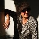 Złocona bransoletka na łańcuszku z różówo-białym dekorem. ADA