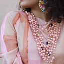 Wiszące kolczyki w formie serc z kwiatami i perłami. FANTAZJA