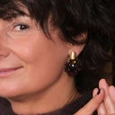 Złocone kolczyki z różowym kryształem i cekinami. UPOJNE CHWILE