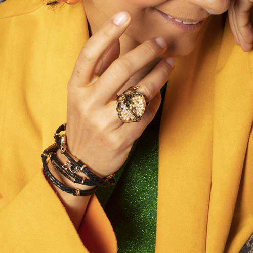 NO TENDA MIEDO DE VOLVERSE LOCA. Pulsera con tanga de cuero