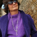 Srebrzony naszyjnik z białymi i niebieskimi kryształkami. CHARME Z CHARYZMĄ