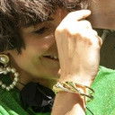 Duże kolczyki ze sztywną zawieszką w kształcie serca. NIEWINNY FLIRT