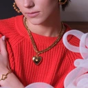 Krótki złocony naszyjnik na pancerce z pełnym sercem. SAMA SOBIE