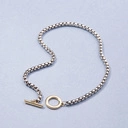 Naszyjnik z grubego łańcucha z zapięciem typu toggle. KROPKA NAD I