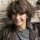 Krótki pozłacany naszyjnik z szarymi kryształami. MARTINI