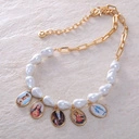 Pozlacany naszyjnik z perłami i zawieszkami ze świętymi. ZAWSZE PRZY TOBIE