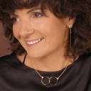 PARA SEÑORITA EVA. Un delicado collar con círculos