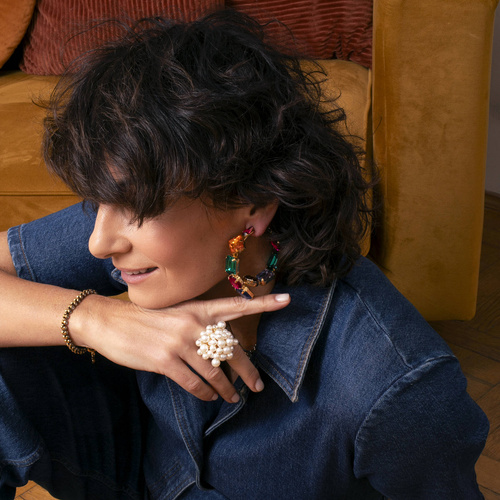 REGLAS NUEVAS. Una pulsera delicada con cristales