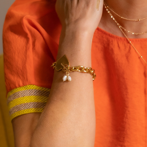 CORAZÓN DE CARAMELO. Pulsera con colgante con corazón