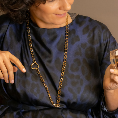 AMOR ES FUEGO. Cadena con corazón