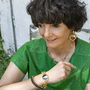 Bransoletka na pozłacanym łańcuchu z Matką Boską. MATKA