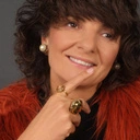 Klasyczny duży pierścionek z drobnymi kryształkami Swarovskiego. EMILIANO