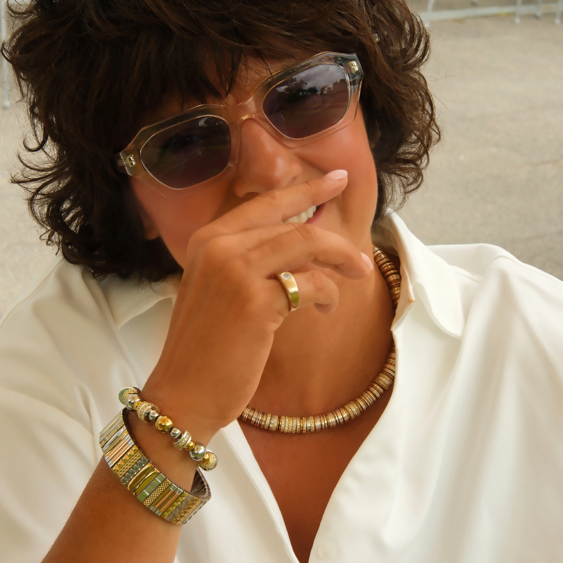 Gładki pozłacany pierścionek z przezroczystą cyrkonią. PARADISE CITY