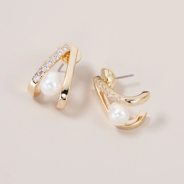 Złote kolczyki wszące z perłą i drobnymi cyrkoniami. PERCH