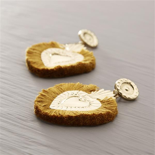 ME ENVUELVO EN ELLOS. Pendientes de corazones de oro