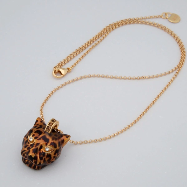 Pozłacany wisior z zawieszką z głową jaguara i cyrkoniami. ZEW DŻUNGLI