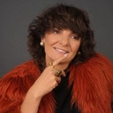 Klasyczny duży pierścionek z drobnymi kryształkami Swarovskiego. EMILIANO